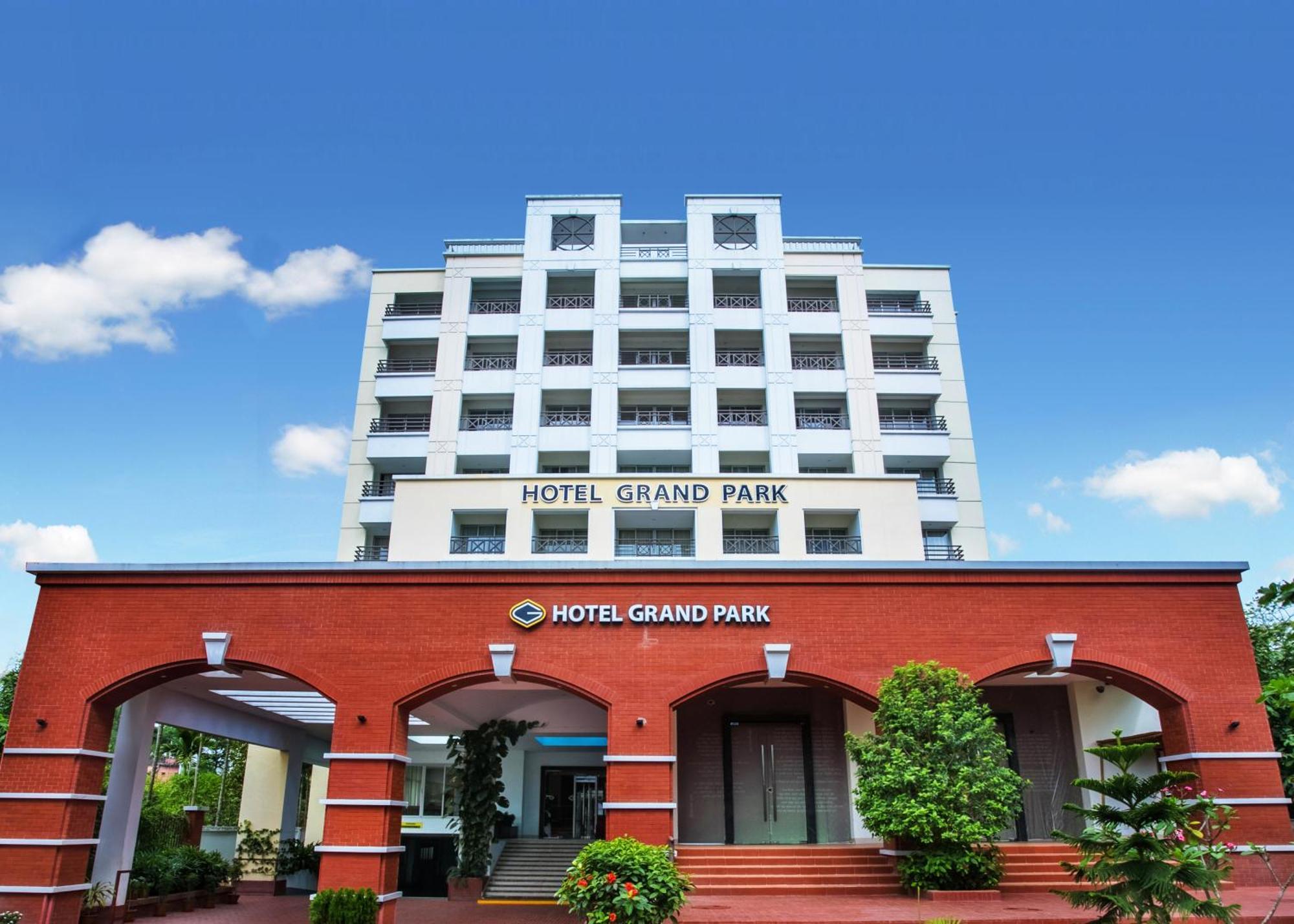 Hotel Grand Park Barishal Экстерьер фото